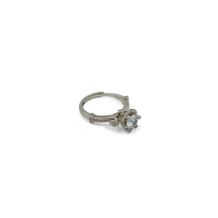 Queen solitaire ring