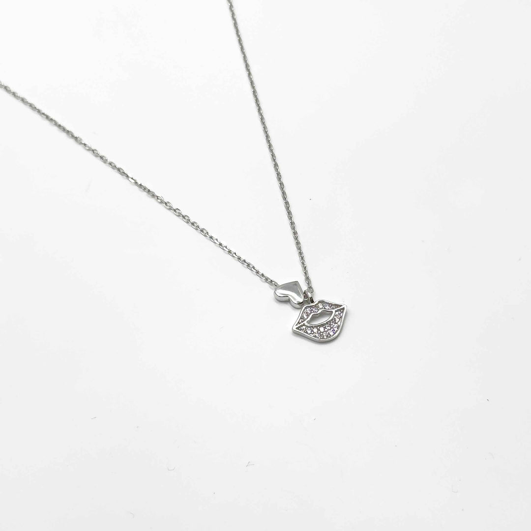 Kiss Of Love Pendant Chain