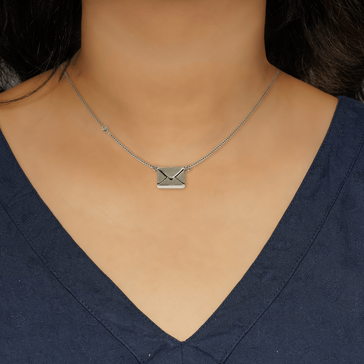 “I Love You” message pendant necklace